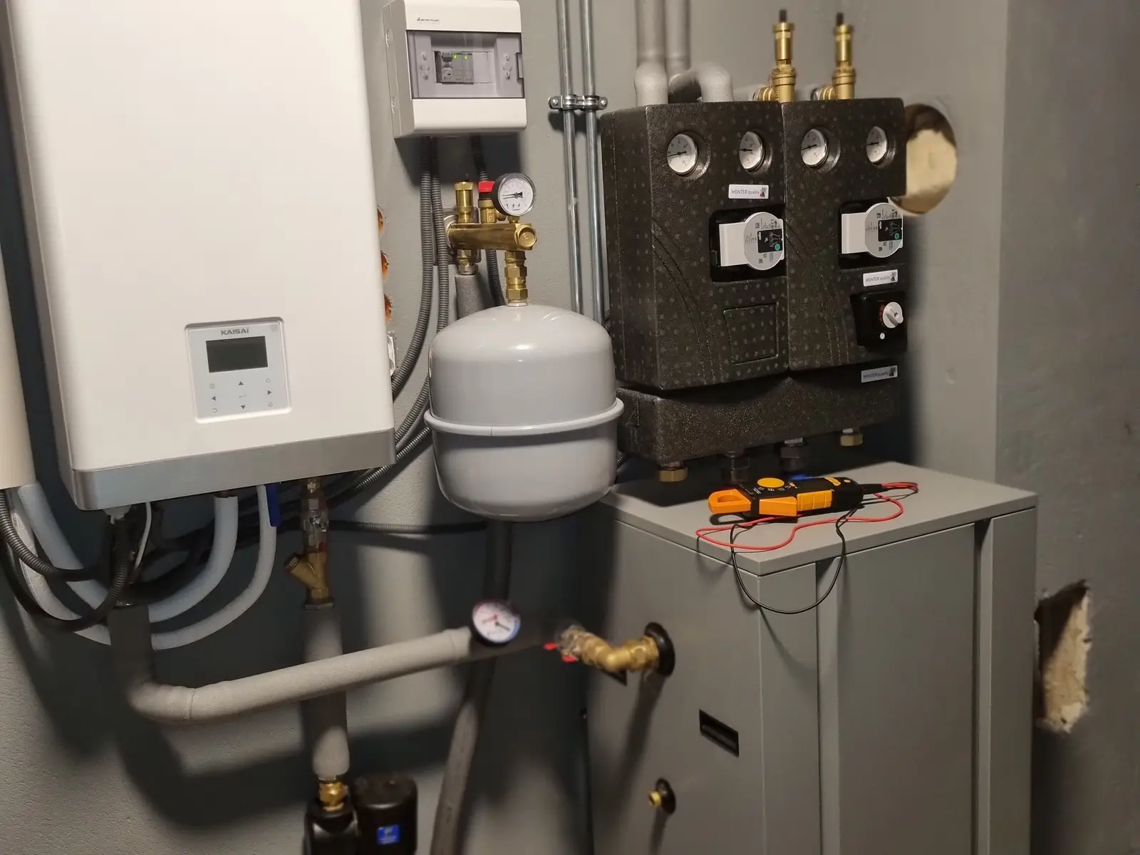 Serwis instalacji hydraulicznej przy pompie ciepła Kaisai — Supernowa, Jelenia Góra